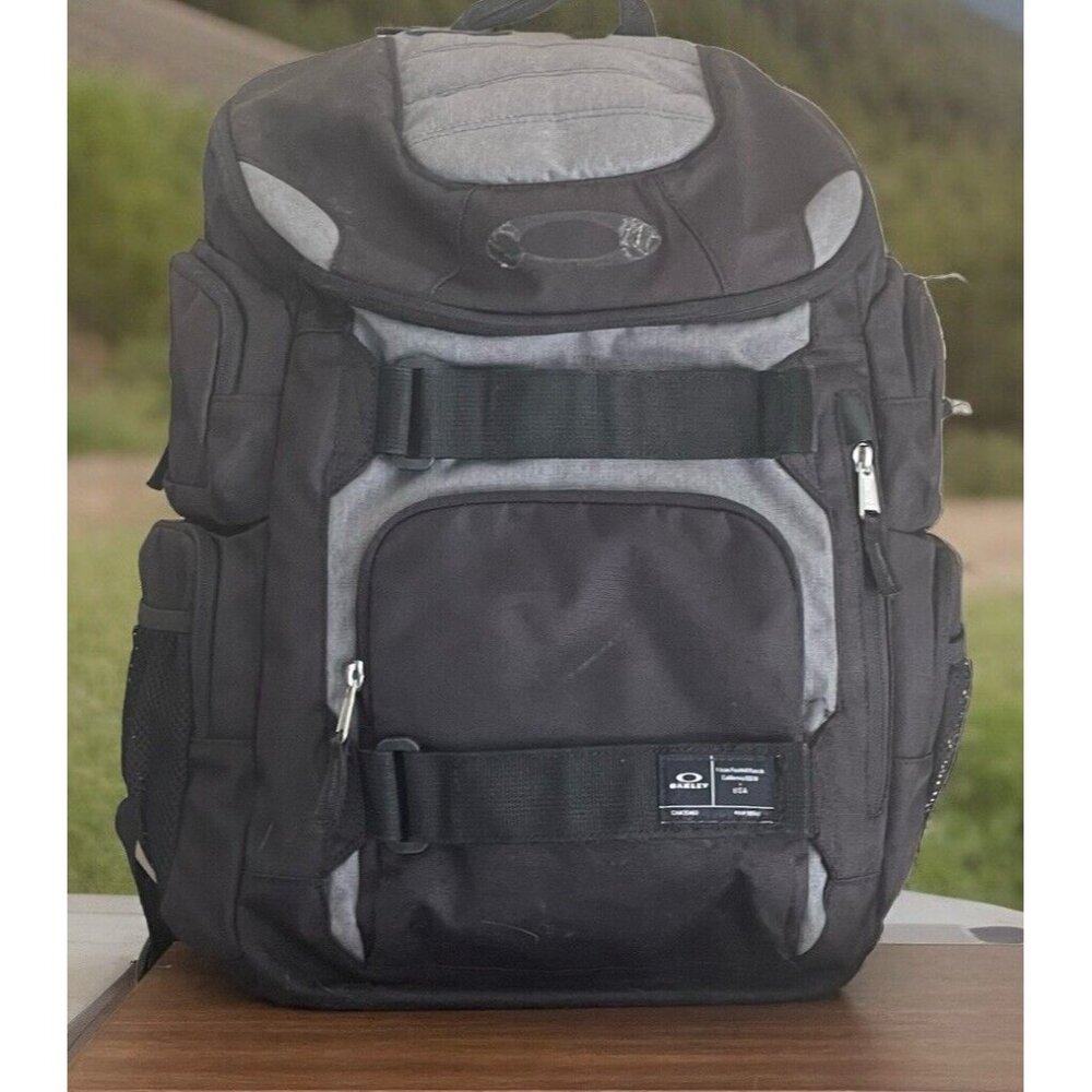 OAKLEY - Enduro 2.0 30L Backpack 17" Laptop - School College Backpack